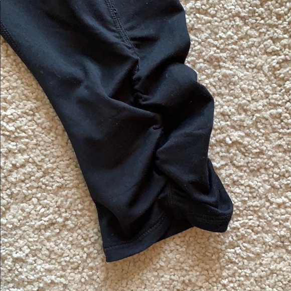 Fabletics Black Workout Cropped Leggings - Picture 2 of 6